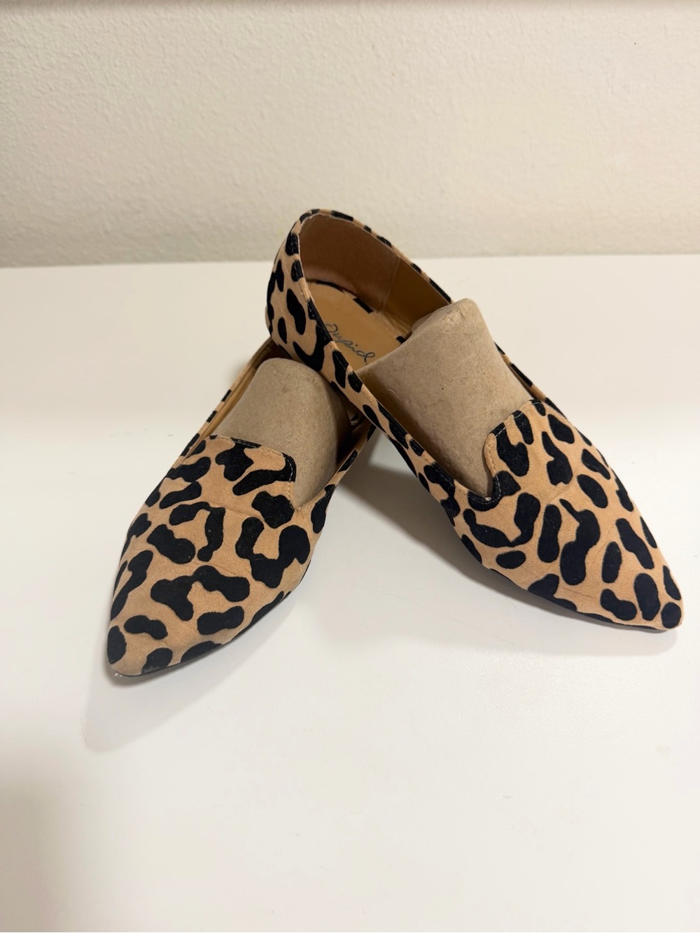 Qupid Leopard Print Pointed Toe Women's Loafers - Tan/Black